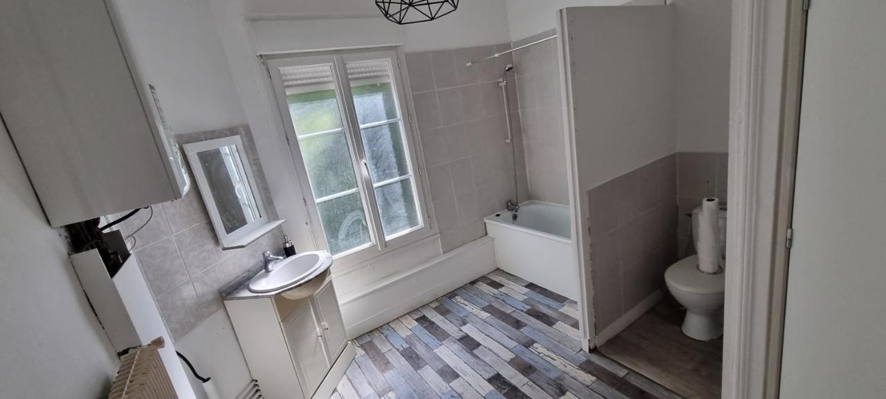 CAU F2 bis 2 chbres 6 personnes max wifi sweet home Caudebec-les-Elbeuf Extérieur photo
