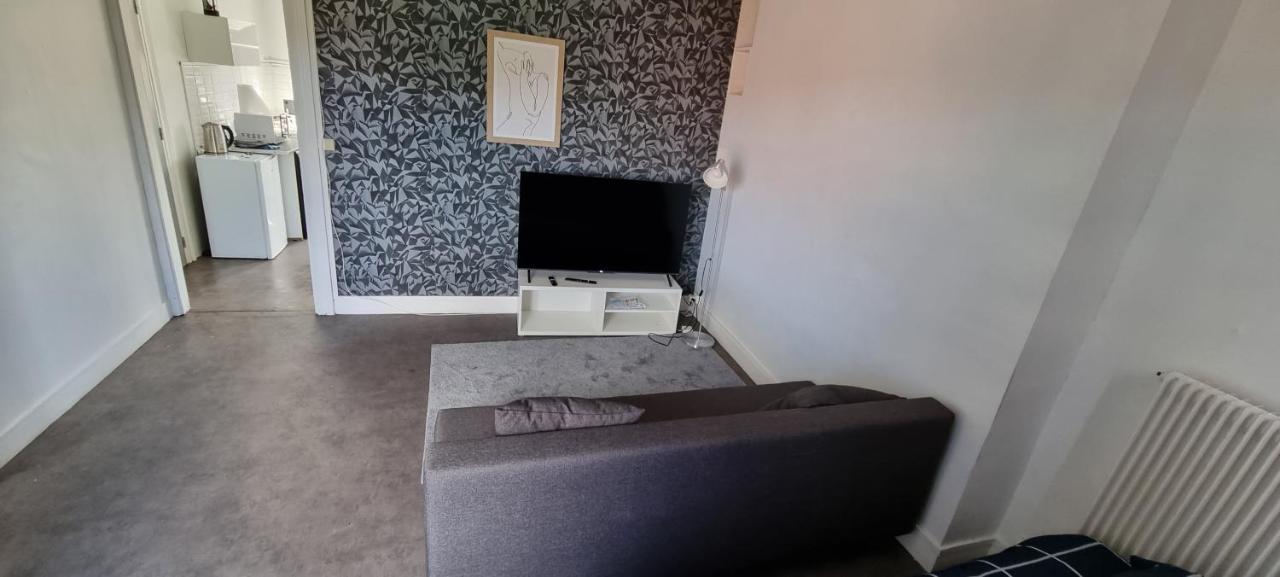 CAU F2 bis 2 chbres 6 personnes max wifi sweet home Caudebec-les-Elbeuf Extérieur photo